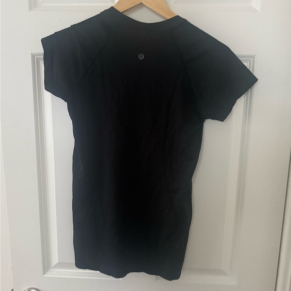 Lululemon Swiftly Tech 2.0 Short Sleeve Black Shirt Size 6 - Picture 2 of 8